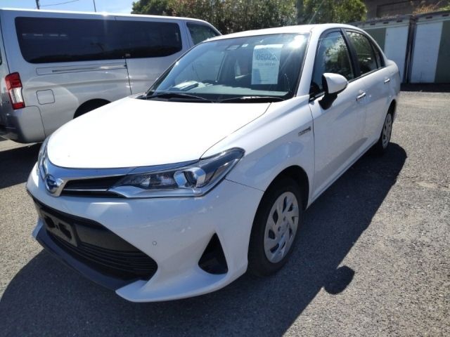 6023 Toyota Corolla axio NKE165 2018 г. (LUM Kobe Nyusatsu)